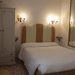לינה וארוחת בוקר Ca Del Modena Only 3*