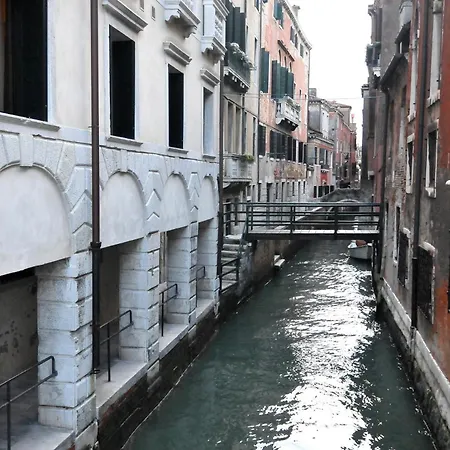 Alojamento de Acomodação e Pequeno-almoço Cà Del Modena Veneza