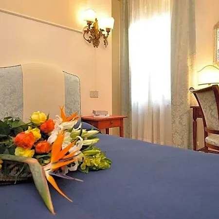 Ca Del Modena Only Bed & Breakfast Venedig