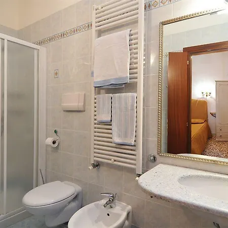 לינה וארוחת בוקר Ca Del Modena Only 2*