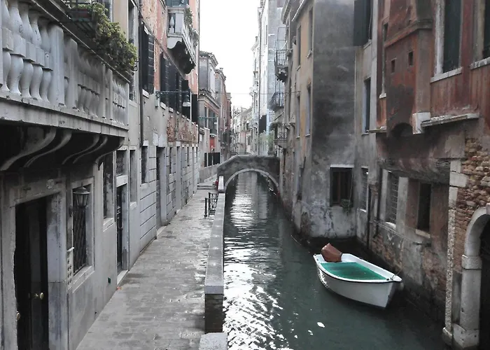 Bed & Breakfast Cà Del Modena 3*